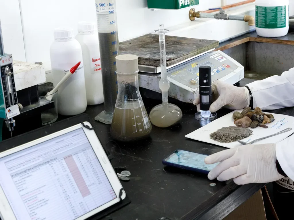 ensayos_pavimentos_alta_planimetria_industriales_laboratorio